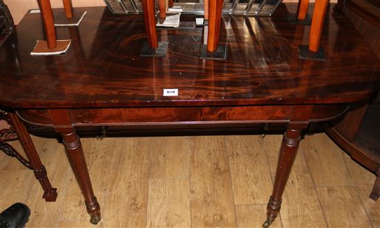 An early 19th century mahogany D end of a dining table, W.130cms